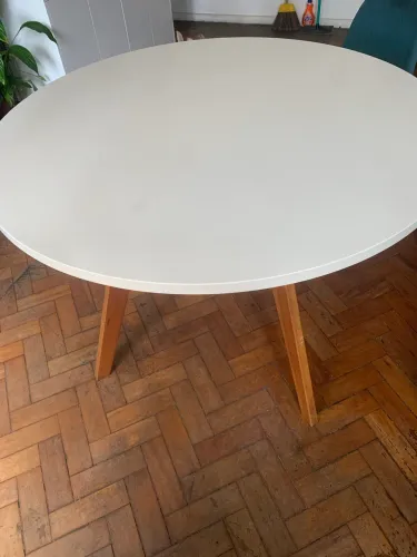 Mesa de jantar 1,10m diâmetro da Tok stok