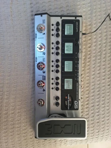 Pedaleira Zoom G5 (Em excelente estado)
