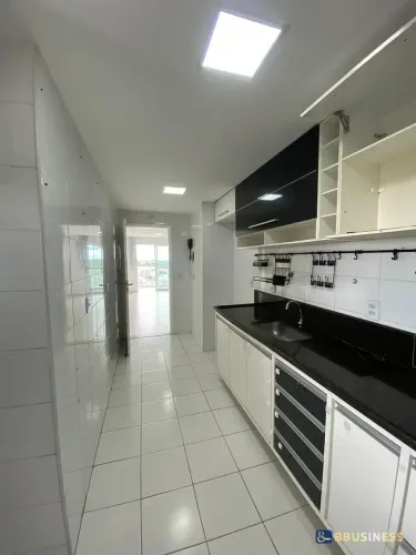 Apartamento à Venda com 2 quartos, sendo 1 suíte - Centro de Campos Conforto, Vista Privi