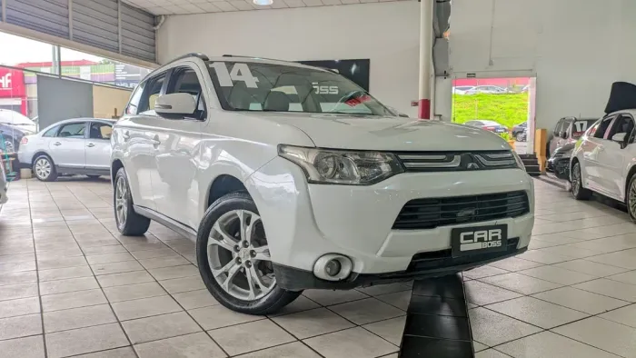 Mitsubishi Outlander 2.0 16V 160cv Aut. 2014