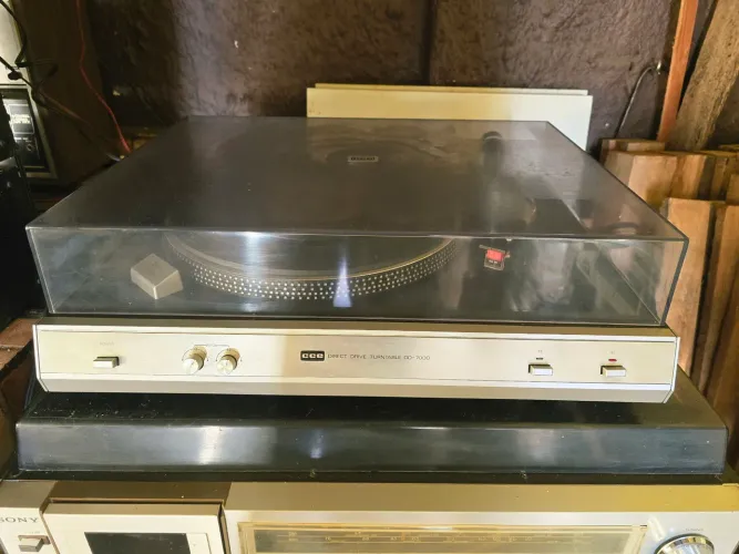 Toca disco cce 7000