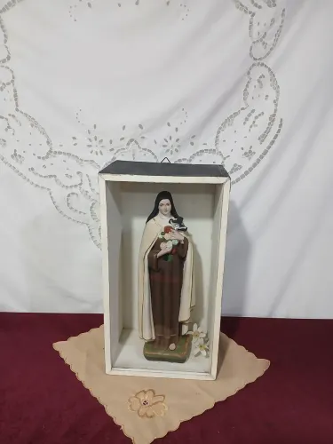 Antiga Santa Teresinha de Gesso Oratório Madeira