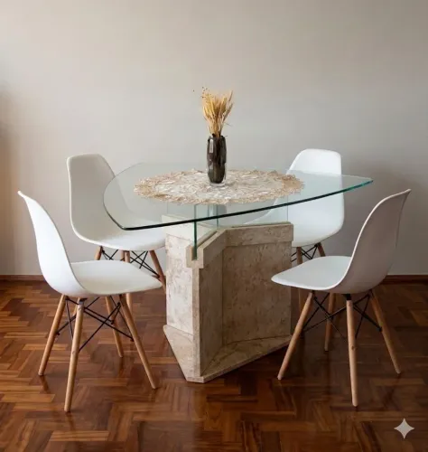Mesa de jantar Triangular de Vidro com Base em Mármore Travertino