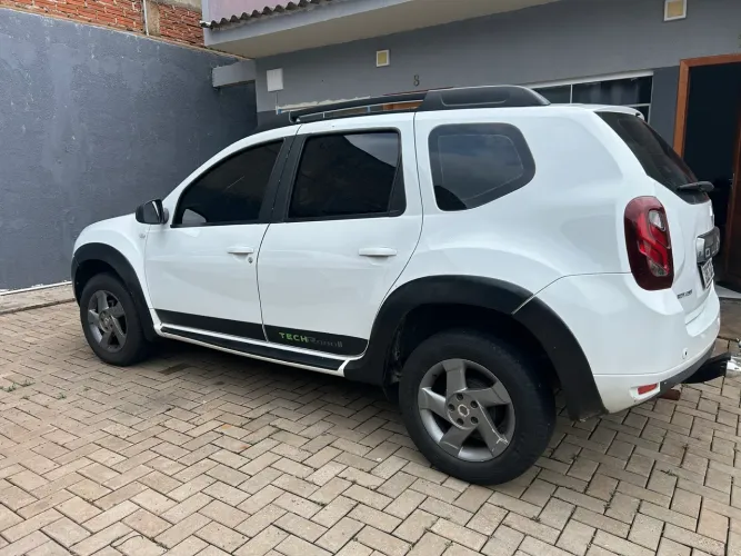 Renault Duster Dynamique 2.0 Hi-flex 16V Aut. 2015