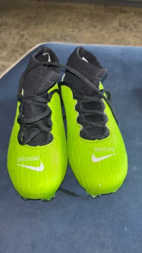 Chuteira Nike 
