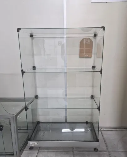 Expositor / vitrine para comércio