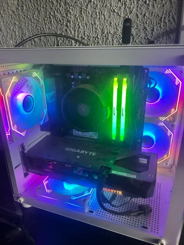 PC Gamer Ryzen 5500+ RX7600+ 16GB