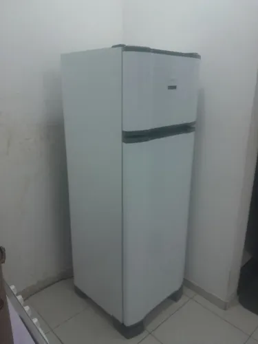 Geladeira/Refrigerador Esmaltec Duplex Branco 276L RCD34 PRO