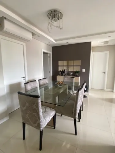 Mesa de jantar 6 lugares