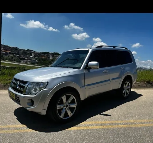 Mitsubishi Pajero HPE Full 3.2 4X4 T.i.dies. 5P AUT 2013