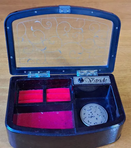CAIXINHA DE MÚSICA E PORTA-JOIAS VINTAGE - ASTRIDE