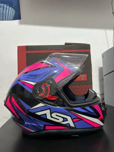 Capacete feminino