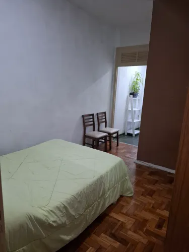Alugo quarto confortável  Copacabana 
