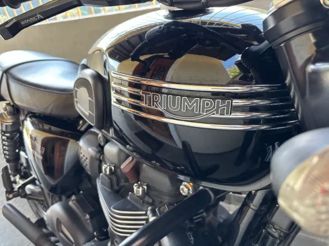 Vendo Triumph Bonneville T100 Black