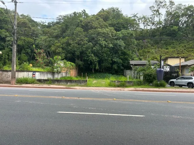 EXCELENTE TERRENO COMERCIAL NA RUA REPÚBLICA ARGENTINA - BLUMENAU/SC.