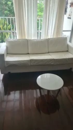 SOFÁ COURO BRANCO 2M - SUPER CONSERVADO
