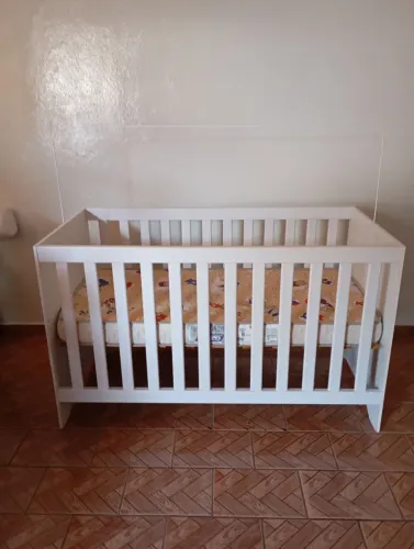 Berço: semi novo com colchão e mosquiteiro!!!! Preço promocional R$350,00 . Não entrego.