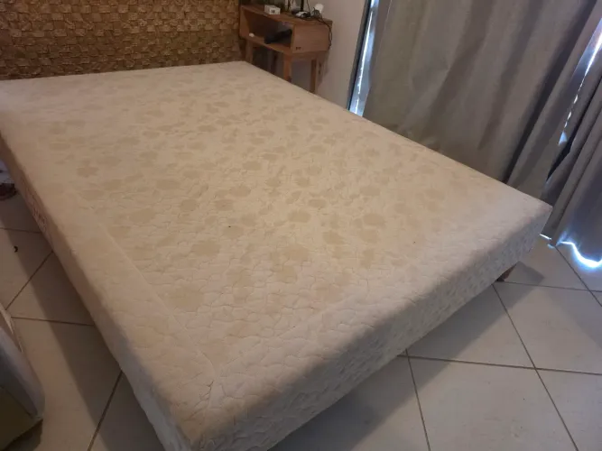 Doação de base de colchão de casal(só a base, sem colchão)