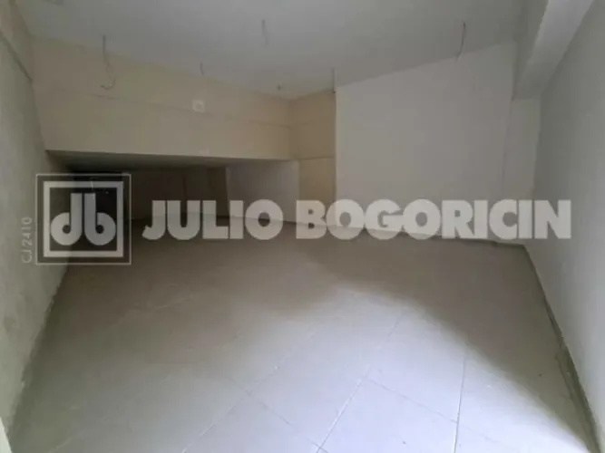Loja : / Comercial / São Conrado