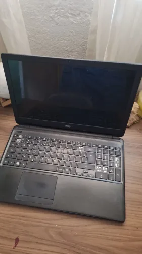 Notebook Acer Aspire E1