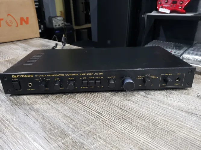 Amplificador cygnus ac200 preto