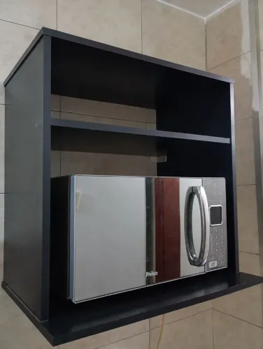 Suporte de microondas em MDF preto - usado