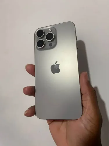 iPhone 15 pro max 256 gigas