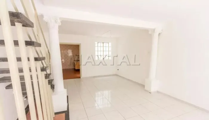 Casa de Vila à Venda, sobrado com 2 Dormitórios, 1 Banheiro e 1 vaga., no Bom Retiro.