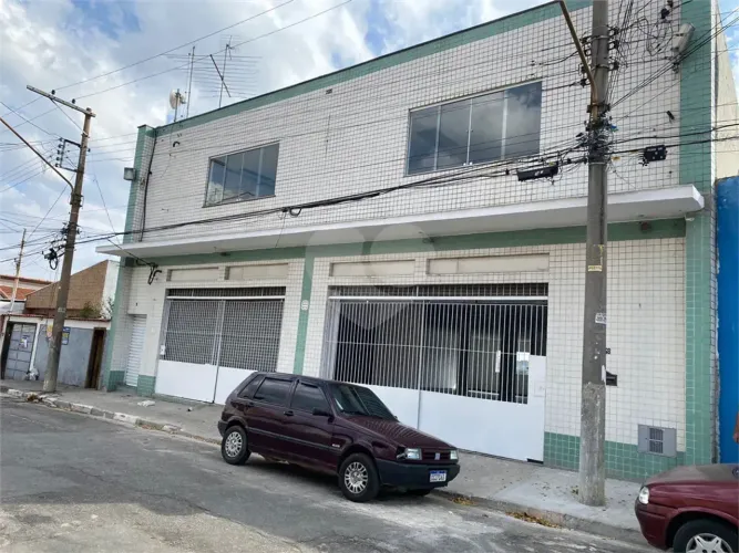 "Espaço Pronto para Academia/Centro de Treinamento  720m² com Vestiários e Cozinha"
