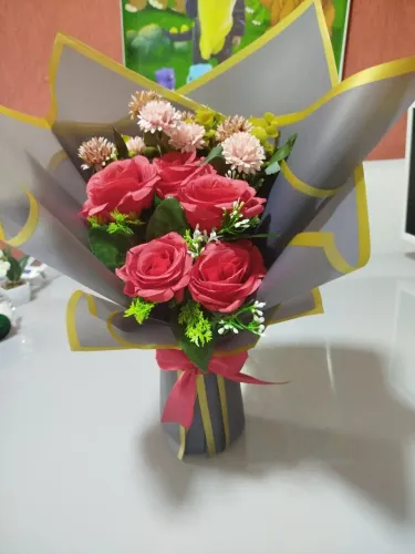 Buquê de flores artificiais a partir de 35