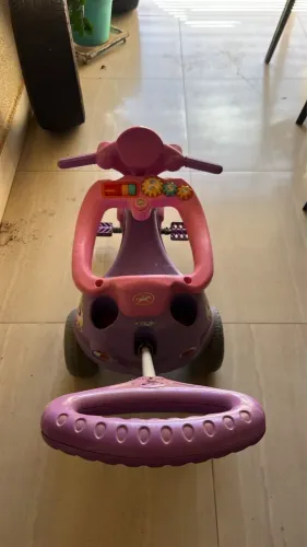 Vende se triciclo infantil
