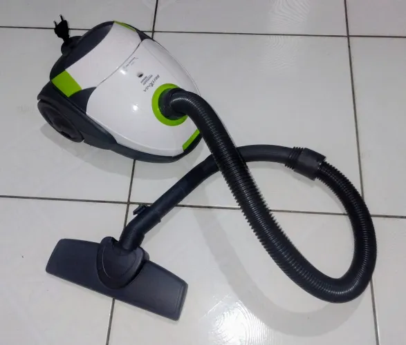 Aspirador de Pó Britânia FaciClean 1640N (220v / 1200w)