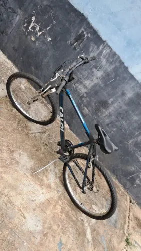 Vendo bicicleta CALOI Sport Racer . Valores a negociar. 