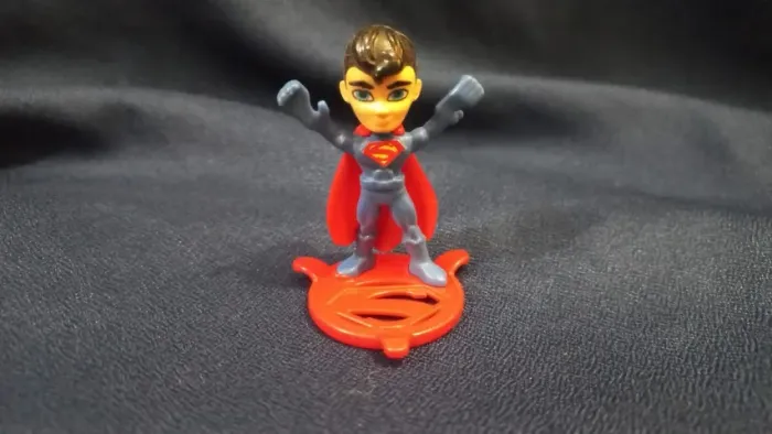 Liga da Justiça - Kinder Ovo