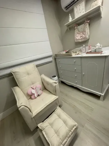 Berço cômoda e poltrona 