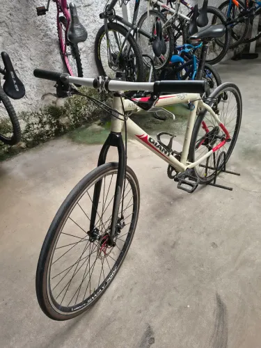 Bike Giant Bould aro 700 tamanho 19