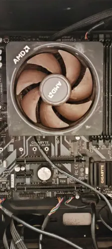 Ryzen 7 2700x + Wraith prism cooler AMD