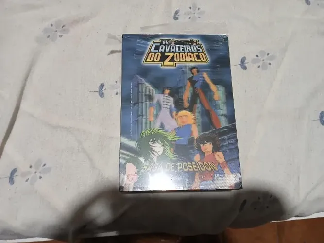 Box com Capa Holográfica Os Cavaleiros Do Zodíaco A Saga de Poseidon - PlayArte -3 Discos
