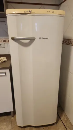 Geladeira Defrost Electrolux  Re 28