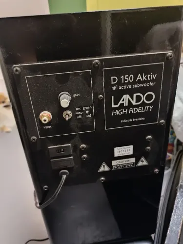 Subwoofer ativo Lando modelo D150 Aktiv
