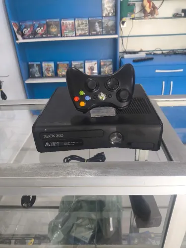 Xbox 360 slim desbloqueado semi-novo