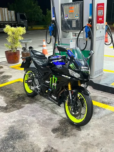 Yamaha R3 