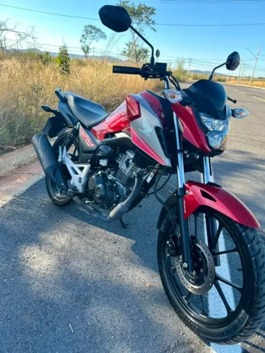 Honda titan 160 freio a disco nas 2 rodas, 2400km rodado a baixo da tabela fipe, veículo