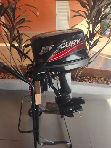 Motor de Popa 8 Hp Mercury 2015