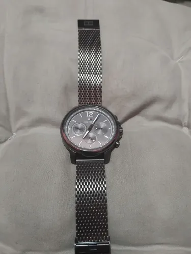 Vendo relógio HILFIGER semi novo