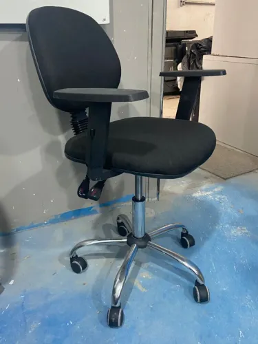 Cadeira Giratória Executiva Ergonômica -VENDO UNIDADE OU LOTE 