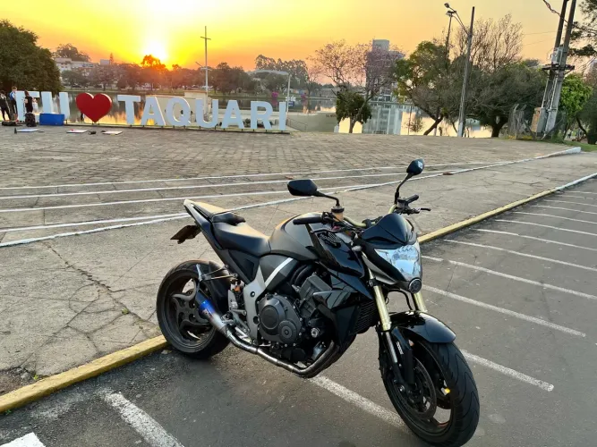 CB1000R com ABS