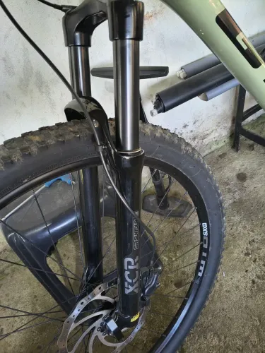 Suspensão XCR 32 Ar Suntour