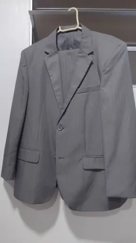 Conjunto com balzer e calça, marca Empório Colombo.