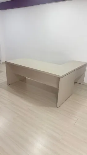 SÓ HOJE! MESA THE BOSS me L com gavetas e chaves